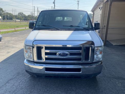 Used 2012 Ford E-350 and Econoline 350 XLT image 2