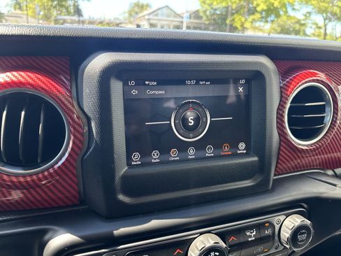 Certified 2020 Jeep Wrangler Unlimited Sahara AWD/4WD image 23