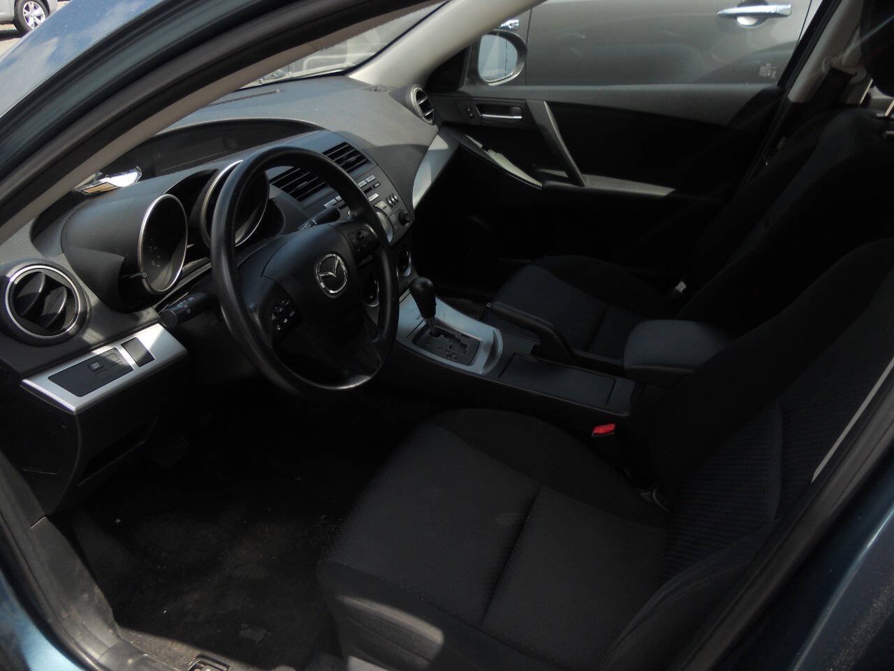 Used 2010 MAZDA MAZDA3 i Touring FWD image 5
