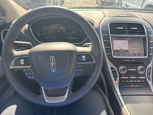 Used 2019 Lincoln Nautilus Reserve image 8
