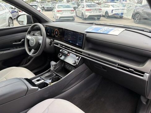 Used 2025 Hyundai Santa Cruz SEL FWD image 18