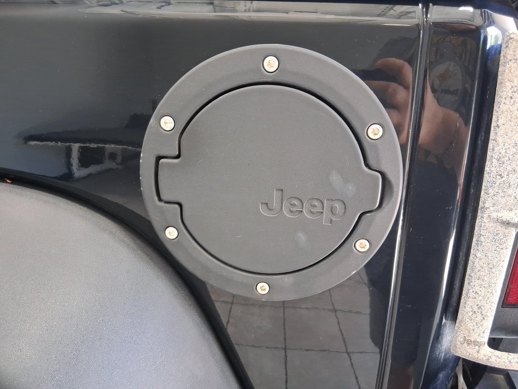 Used 2015 Jeep Wrangler Sport w/ Quick Order Package 24S AWD/4WD image 19