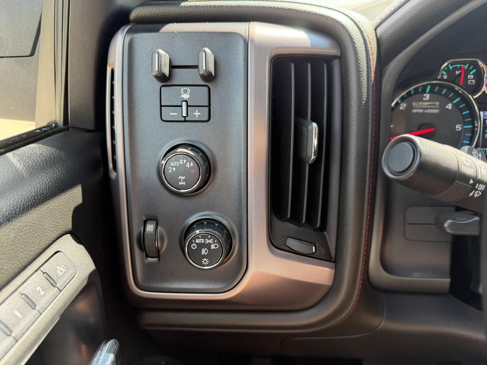 Used 2017 GMC Sierra 1500 SLT AWD/4WD image 18