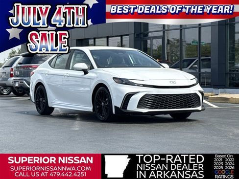 Used 2025 Toyota Camry SE FWD image 1