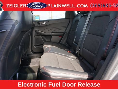 Used 2023 Ford Escape ST-Line Select AWD/4WD image 12