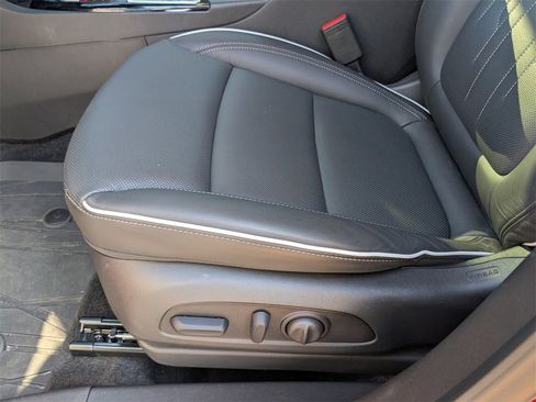 Used 2025 Buick Encore GX Avenir w/ Avenir Technology Package image 25