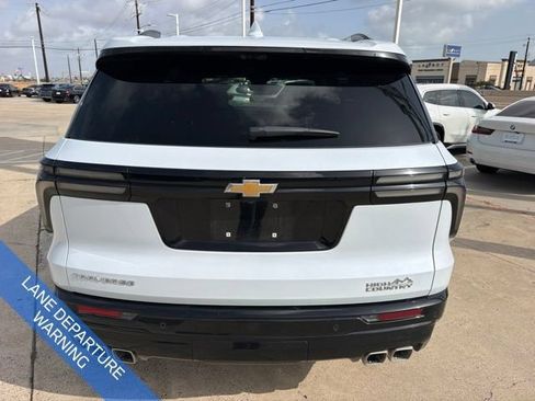 Used 2026 Chevrolet Traverse High Country FWD image 8