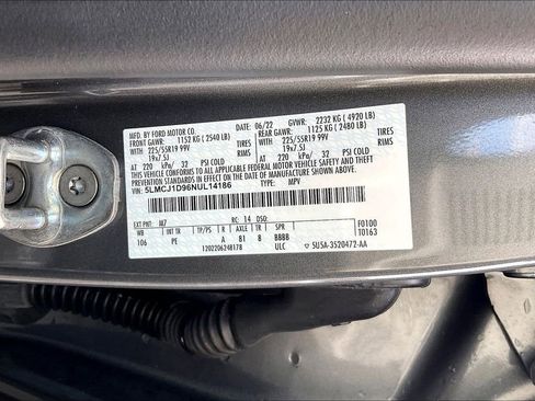 Used 2022 Lincoln Corsair AWD w/ Premium Package image 30