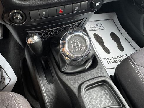 Used 2014 Jeep Wrangler Unlimited Sahara w/ Connectivity Group AWD/4WD image 23