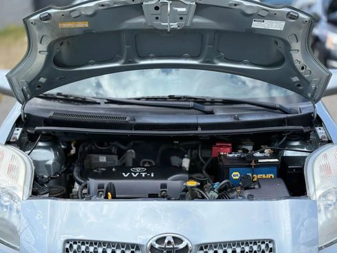Used 2009 Toyota Yaris 2-Door Hatchback FWD image 28