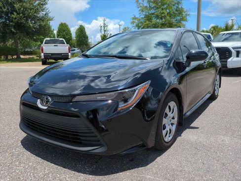 Certified 2025 Toyota Corolla LE FWD image 2