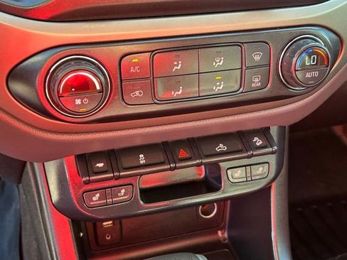 Used 2015 Chevrolet Colorado Z71 image 27