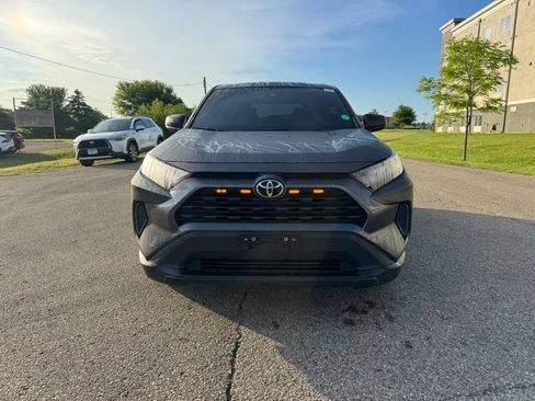 Used 2022 Toyota RAV4 LE AWD/4WD image 12