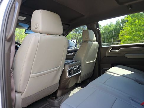 Used 2025 GMC Sierra 2500 SLT w/ SLT Convenience Package AWD/4WD image 22