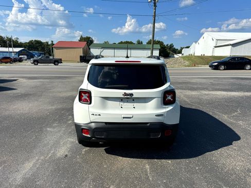 Used 2022 Jeep Renegade Latitude image 4
