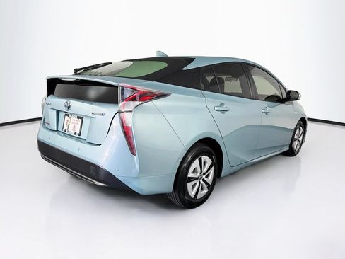 Used 2017 Toyota Prius Two w/ Prius Two Safety Plus Package FWD image 10