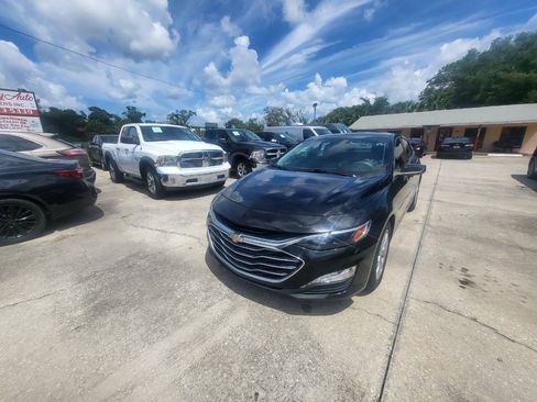 Used 2020 Chevrolet Malibu LT FWD image 37