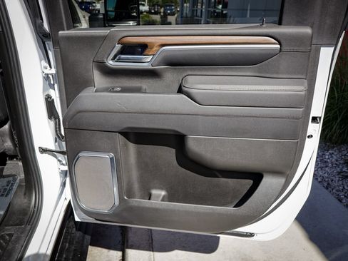 Used 2025 Chevrolet Silverado 2500 High Country w/ High Country Premium Package AWD/4WD image 30