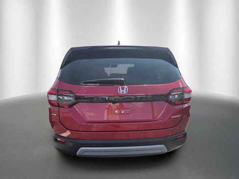 Used 2025 Honda Pilot EX-L image 3