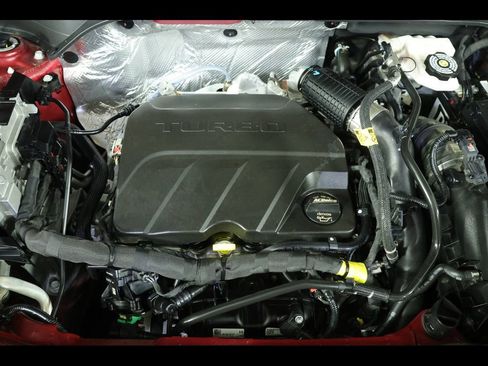 Used 2025 Chevrolet Trax LT FWD image 19