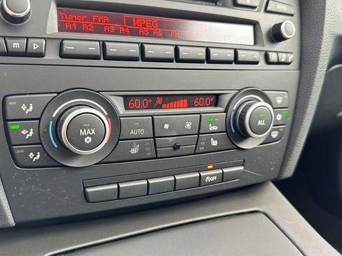 Used 2011 BMW M3 Base image 9