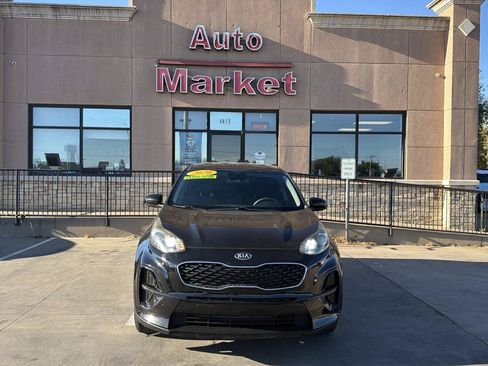 Used 2020 Kia Sportage LX FWD image 2
