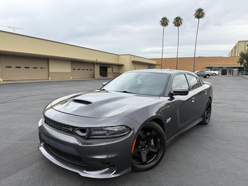 Used 2020 Dodge Charger Scat Pack w/ Driver Convenience Group RWD image 3