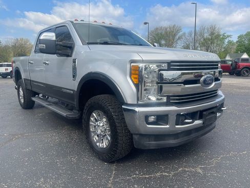 Used 2017 Ford F250 Lariat w/ Chrome Package image 10