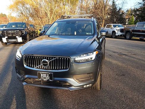 Used 2021 Volvo XC90 T6 Momentum w/ Climate Package image 3