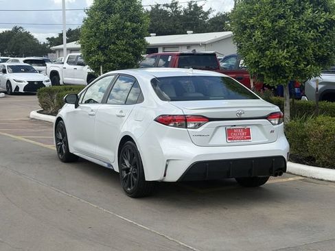 Used 2024 Toyota Corolla SE FWD image 4