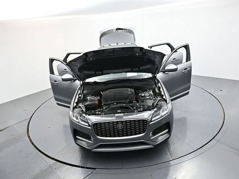 Used 2023 Jaguar F-PACE S image 38