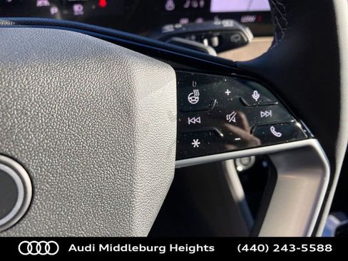 Used 2025 Audi Q5 Premium w/ Convenience Package image 45