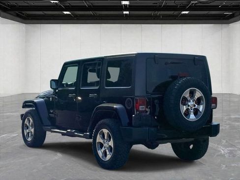 Used 2016 Jeep Wrangler Unlimited Sahara AWD/4WD image 7