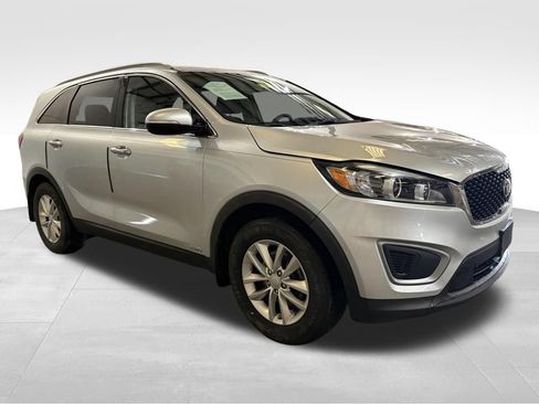 Used 2017 Kia Sorento AWD image 7