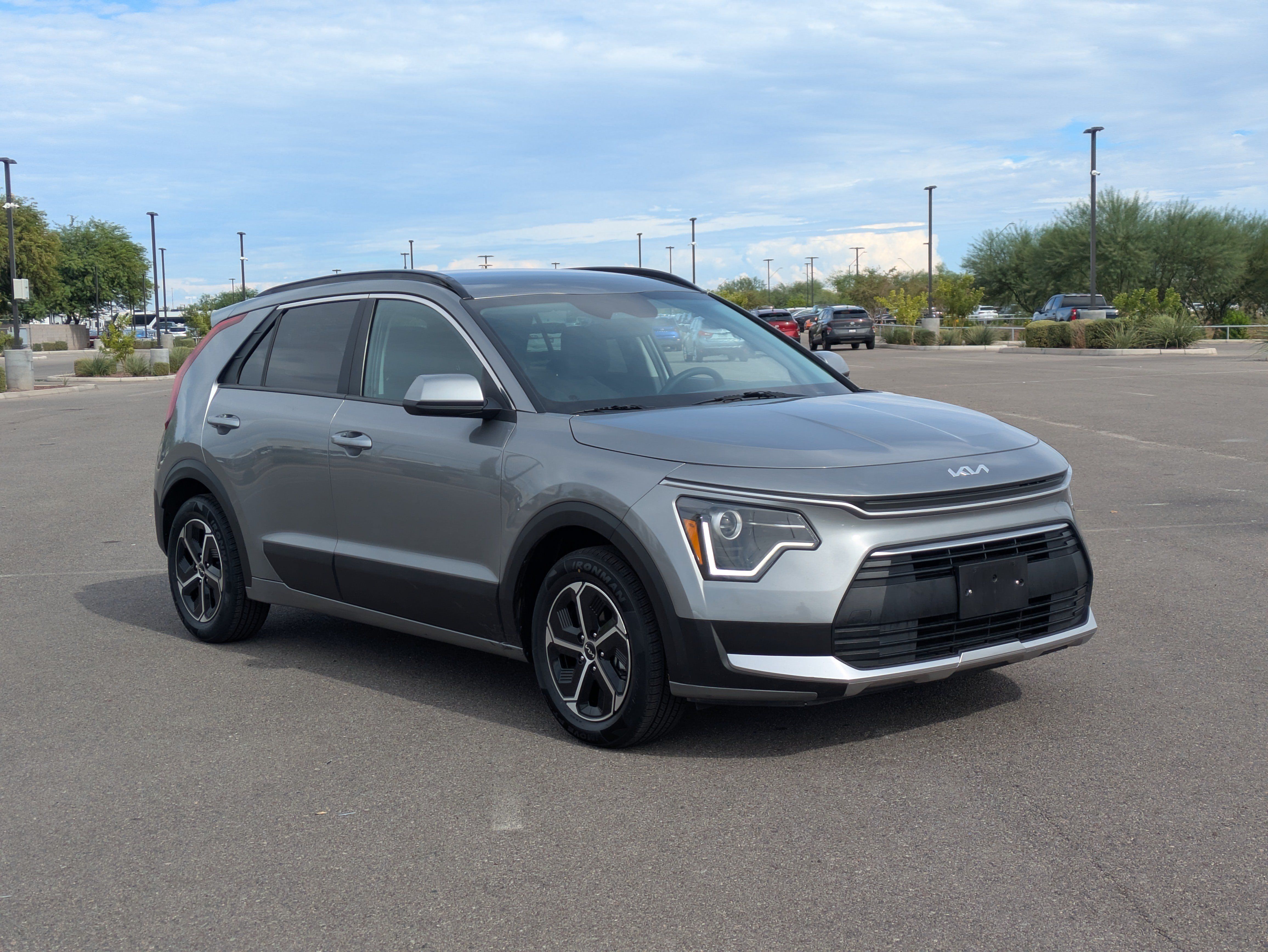 Certified 2025 Kia Niro LX FWD image 7