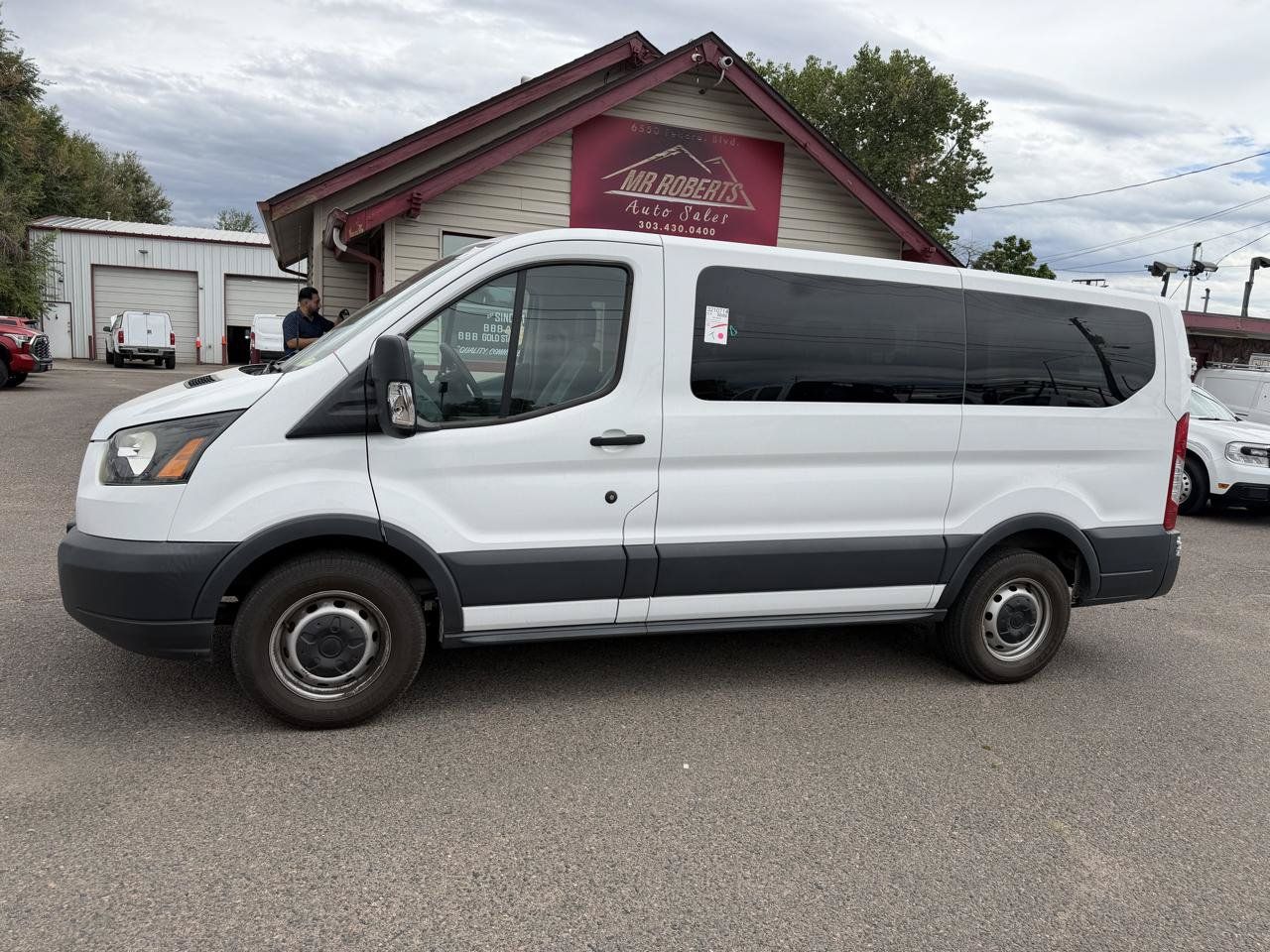 Used 2018 Ford Transit 150 XL RWD image 5