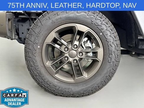 Used 2017 Jeep Wrangler Unlimited Sahara AWD/4WD image 26