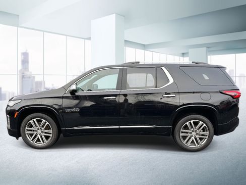 Used 2023 Chevrolet Traverse High Country AWD/4WD image 2