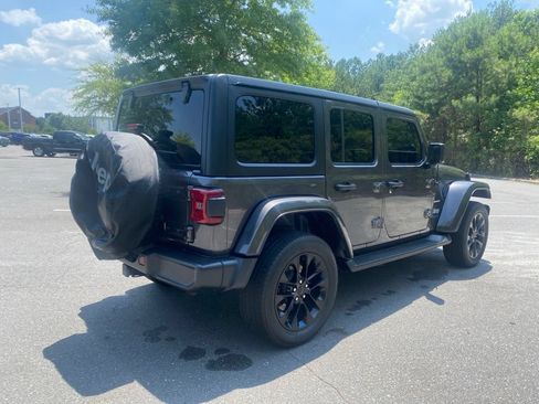 Used 2022 Jeep Wrangler Unlimited Sahara w/ Cold Weather Group AWD/4WD image 4