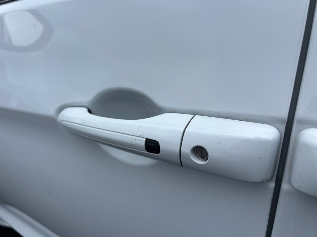 Used 2025 Chrysler Pacifica Select FWD image 13
