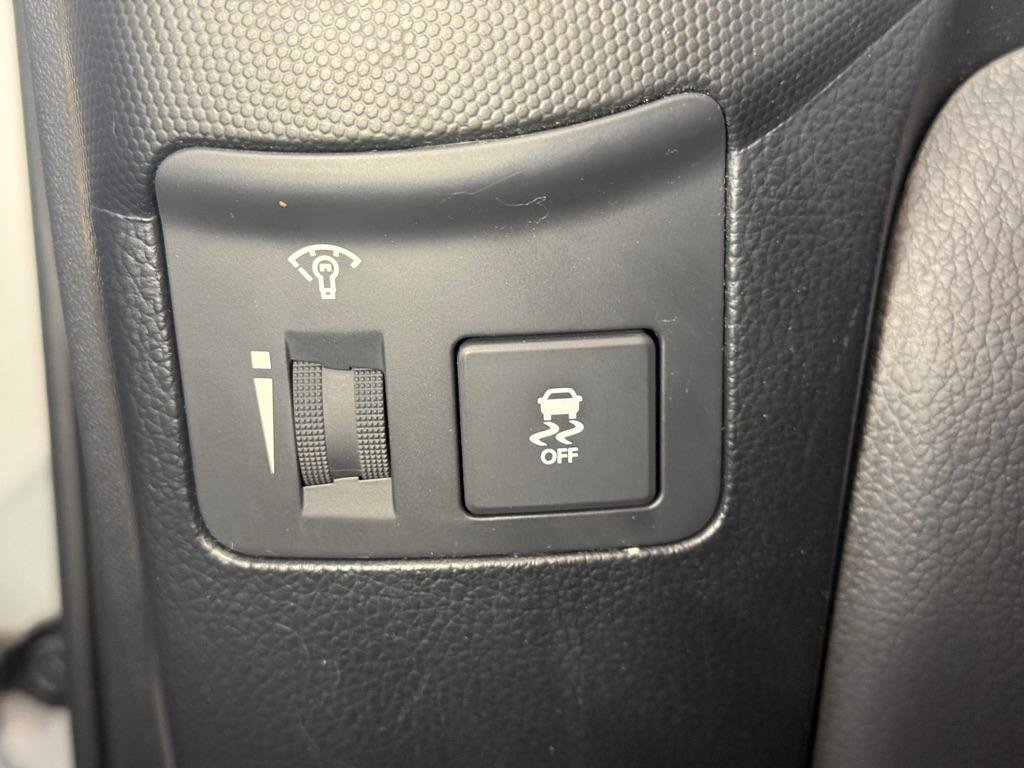 Used 2013 Kia Soul + FWD image 28