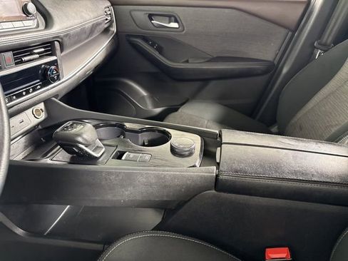 Used 2023 Nissan Rogue SV image 22