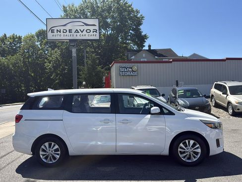 Used 2018 Kia Sedona L FWD image 7