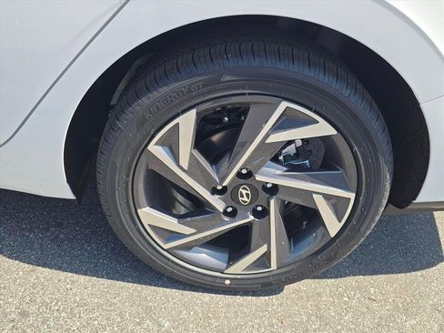 New 2026 Hyundai Elantra Limited w/ Cargo Package FWD image 13