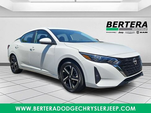 Used 2025 Nissan Sentra SV FWD image 1