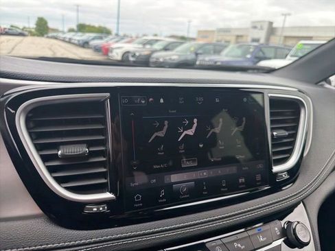 Used 2023 Chrysler Pacifica Limited w/ Uconnect Theater Family Group AWD/4WD image 37