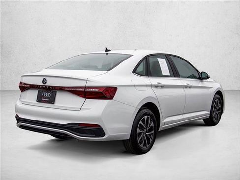 Used 2025 Volkswagen Jetta S image 5