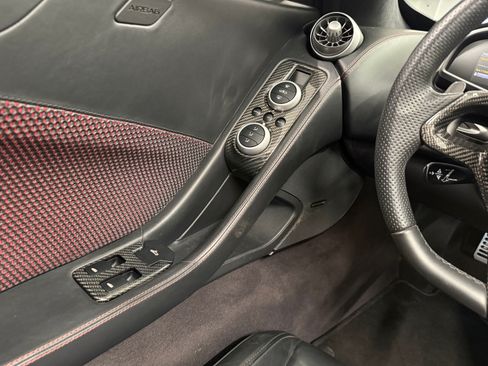 Used 2013 McLaren MP4-12C Spider RWD image 14
