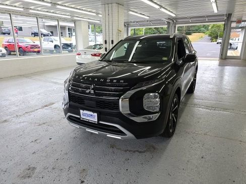 Used 2024 Mitsubishi Outlander SEL AWD/4WD image 3