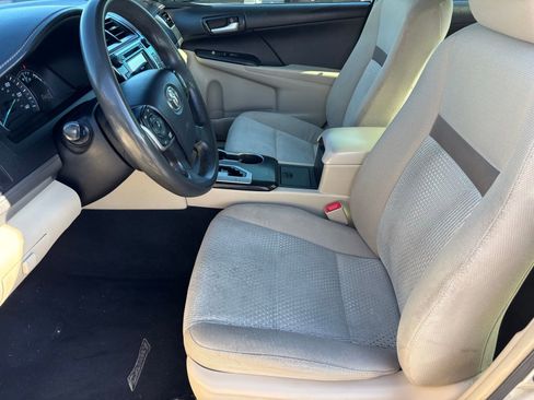Used 2014 Toyota Camry LE FWD image 14